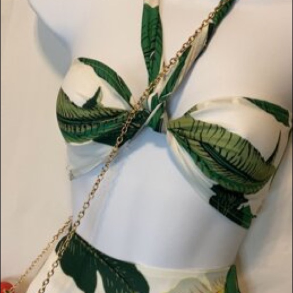 NEW 🌴 Tropical Asymmetrical 2pc Skirt Set. Built in shorts - Picture 5 of 5